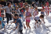 Zabawa na imprezie "Plaża Goleszów"